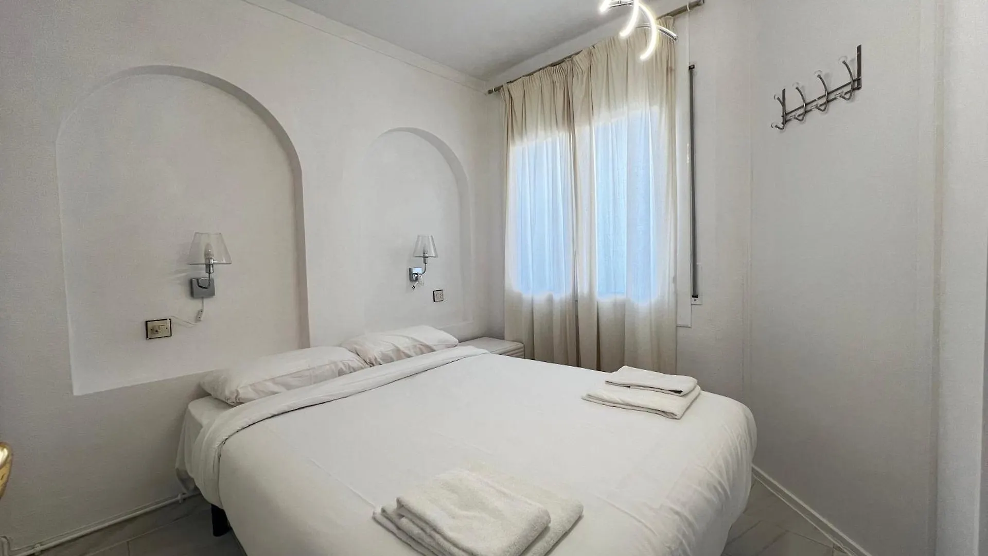 Apartamento A Frente Del Canal Con Terraza Empuriabrava